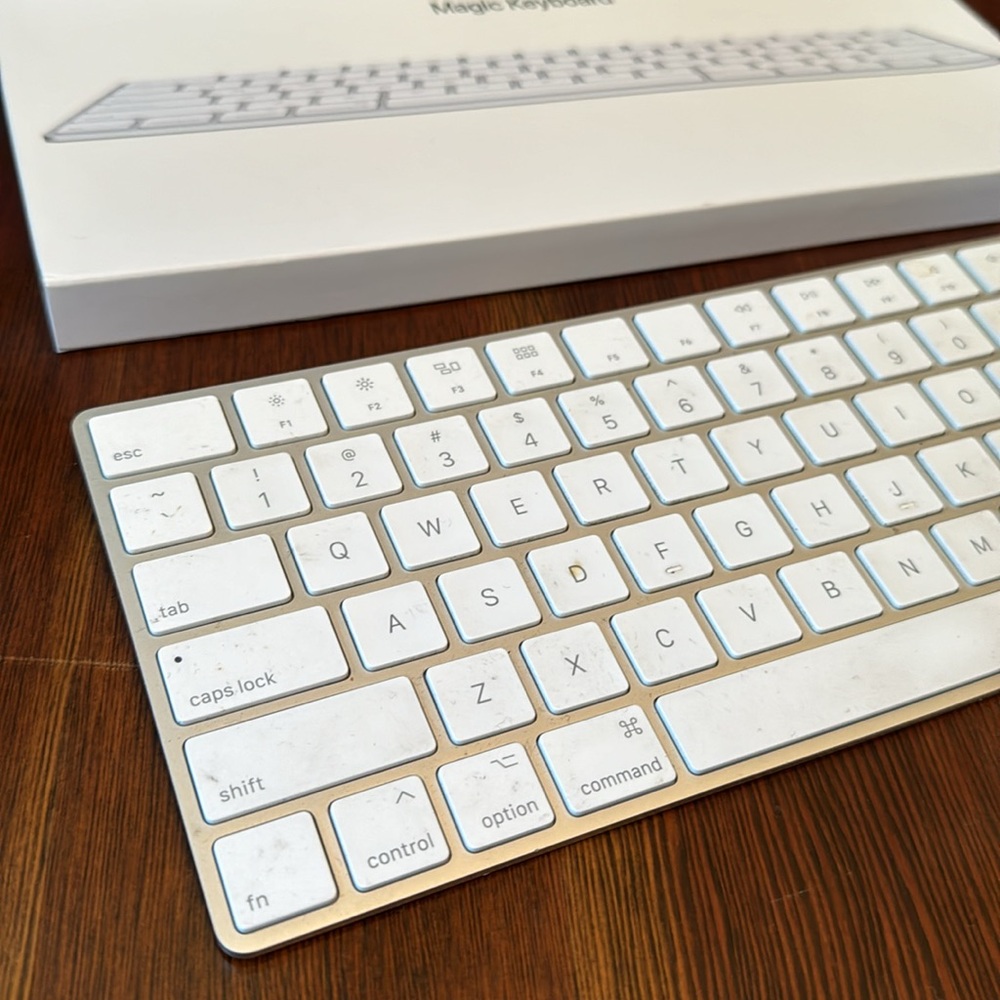 Apple Magic Keyboard - Picture 2 of 4